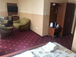 Отель Hotel Arkadia Końskie Двухместный номер с 1 кроватью и собственной ванной комнатой-5