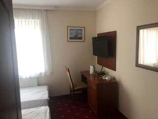 Отель Hotel Arkadia Końskie Двухместный номер с 1 кроватью и собственной ванной комнатой-3